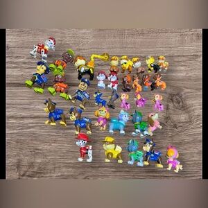 33 piece PAW Patrol action figures and character toys.